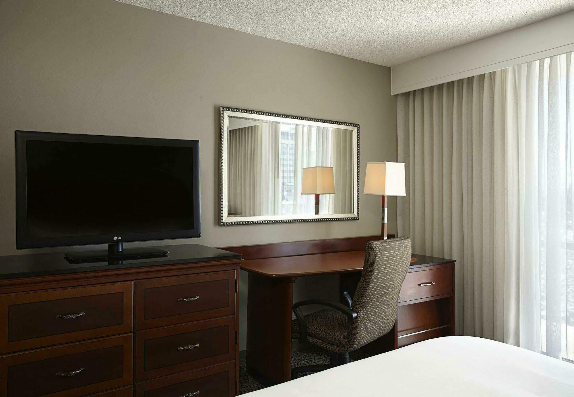 Key Bridge Marriott Hotel Arlington Exterior photo